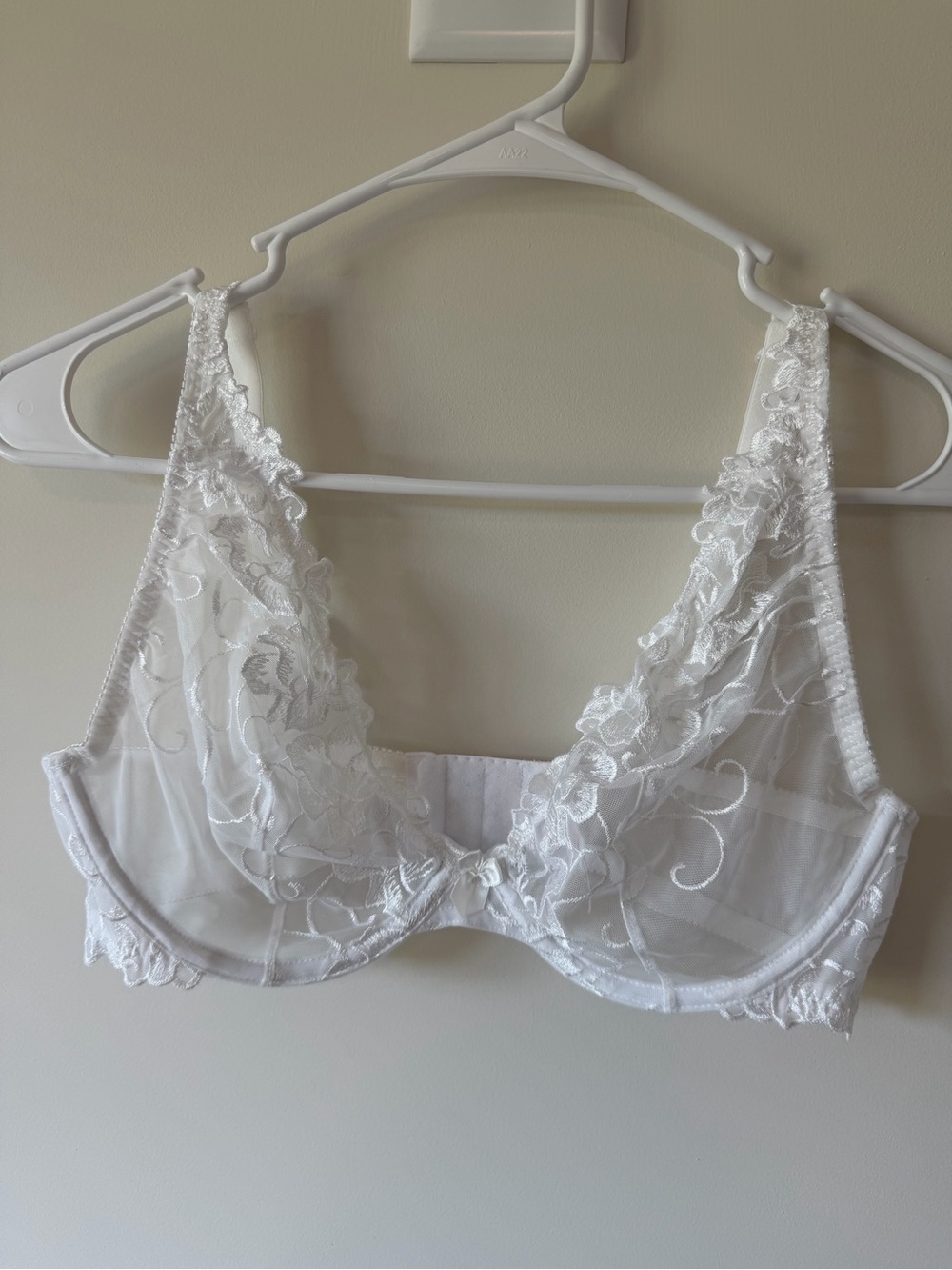 Vintage 2003 Victoria’s Secret 34D Sheer Lace Embroidered Y2K Bra